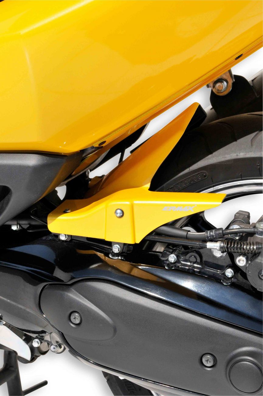Réf orig 4B52839K000 one by Camamoto code 77380021BR carénage plastique poignée porte noir brillant droit compatible avec Yamaha T-Max 500 année 2008-2009-2010-2011 